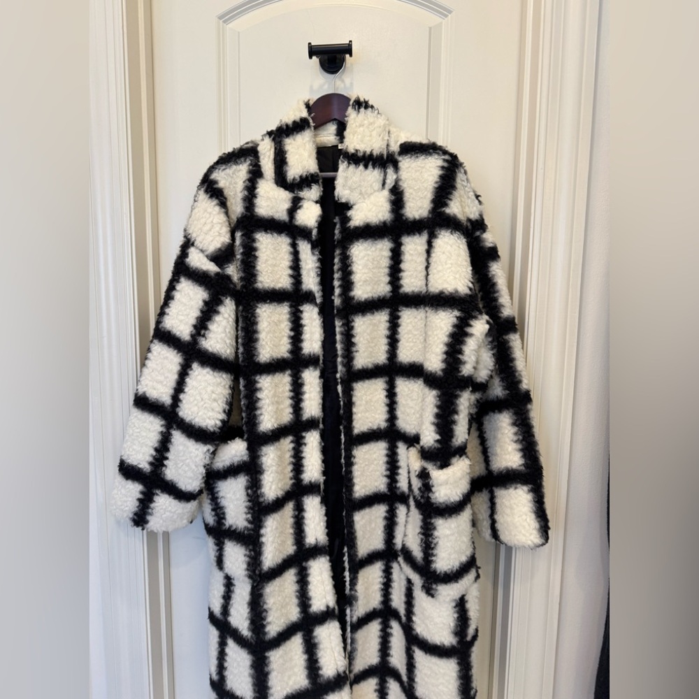 DAVI & DANI Black and White Plaid Teddy Jacket